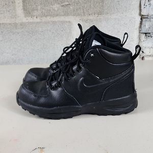 Nike Manoa LTR Women's Size 7.5 Youth 6Y Black Boots BQ5372-001